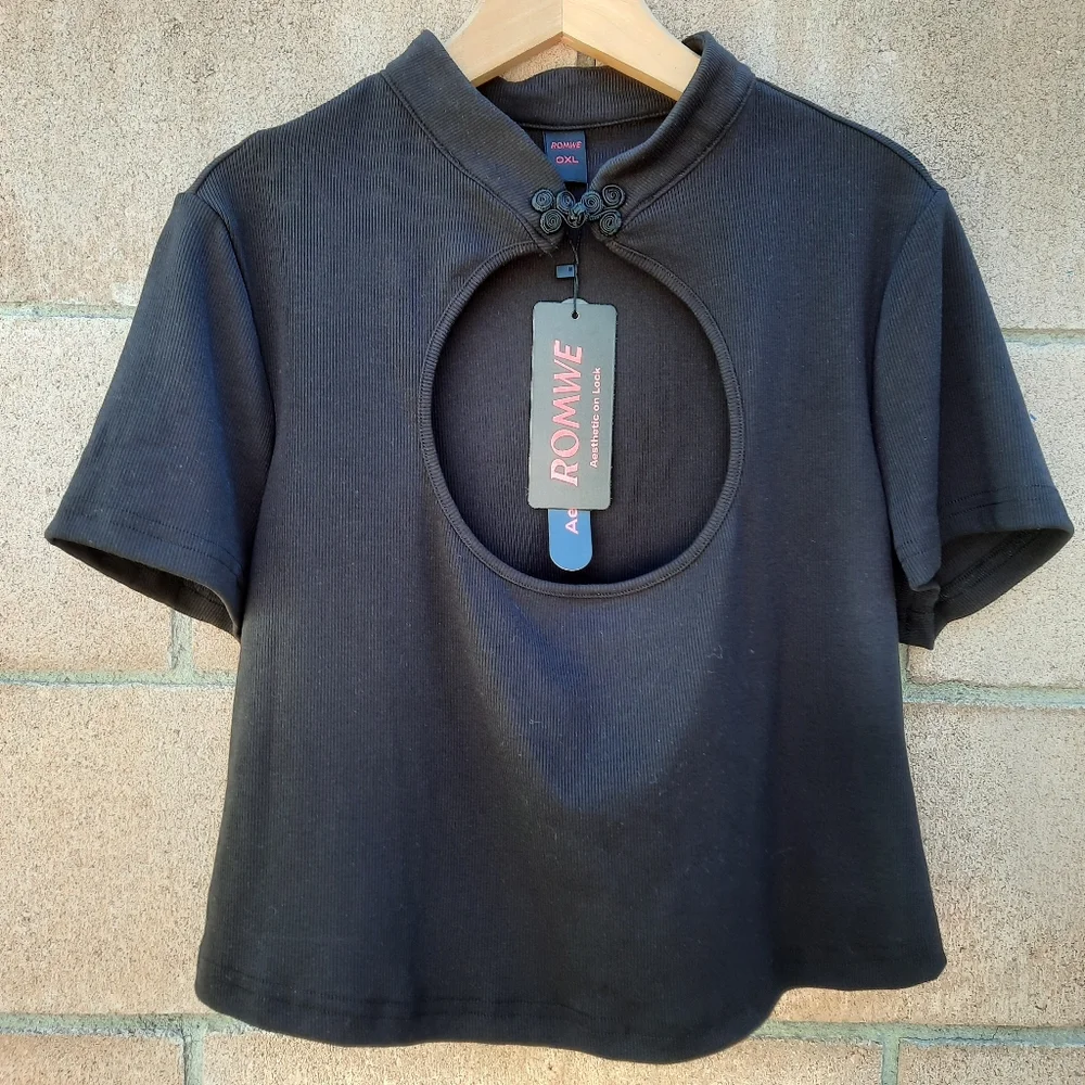 Romwe Women's Keyhole Ribbed Crop Top Shirt Size X-Large Black New With Tags - Picture 2 of 7